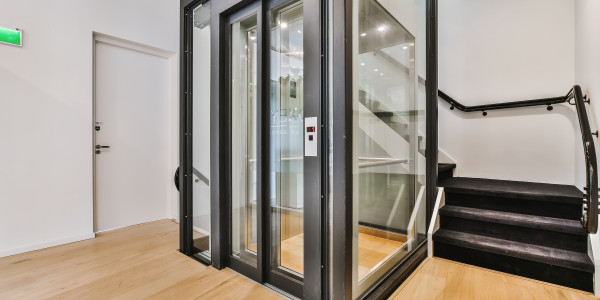 Diseño y Desarrollo de Proyectos Tàrrega · Instalación de Ascensor